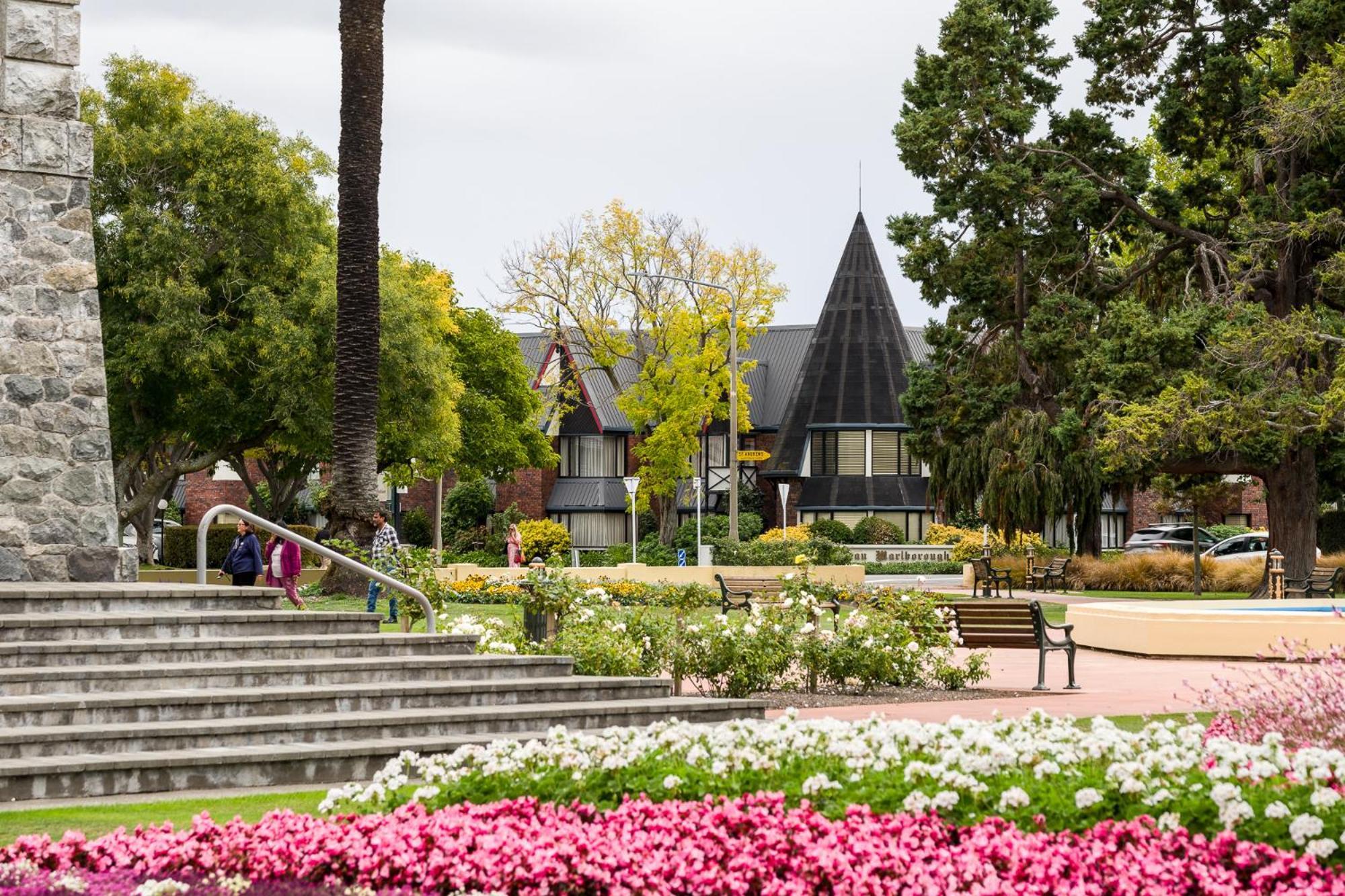 샤또 말보로그 호텔 블레넘 외부 사진 The University of Waikato's Hamilton campus