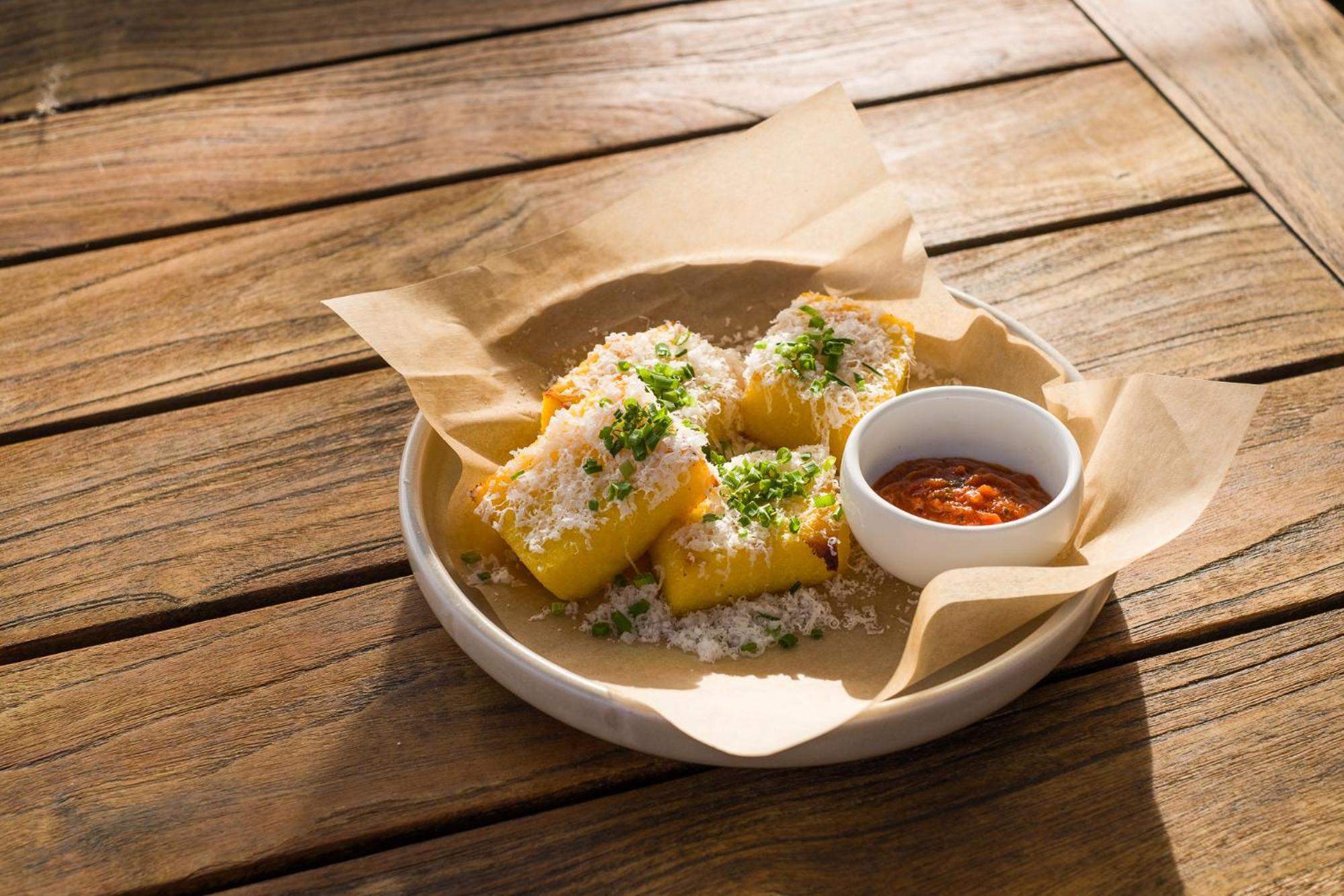 샤또 말보로그 호텔 블레넘 외부 사진 A plate of yuca frita